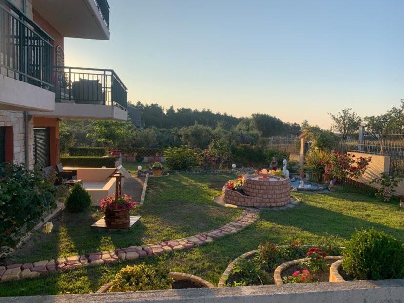 Dora's Garden Lägenhet Alexandroupolis Exteriör bild